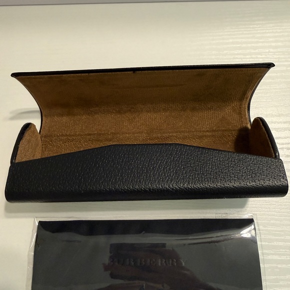 ๐ Burberry Black Leather Hard Case + Cleaning Cloth ๐ค Luxury Eyeglass Case - Picture 9 of 16